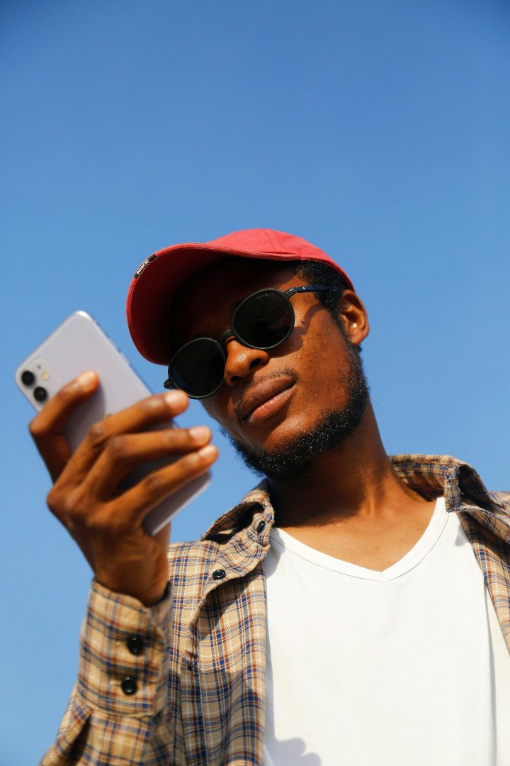 Football Bettor Using AI on The Phone